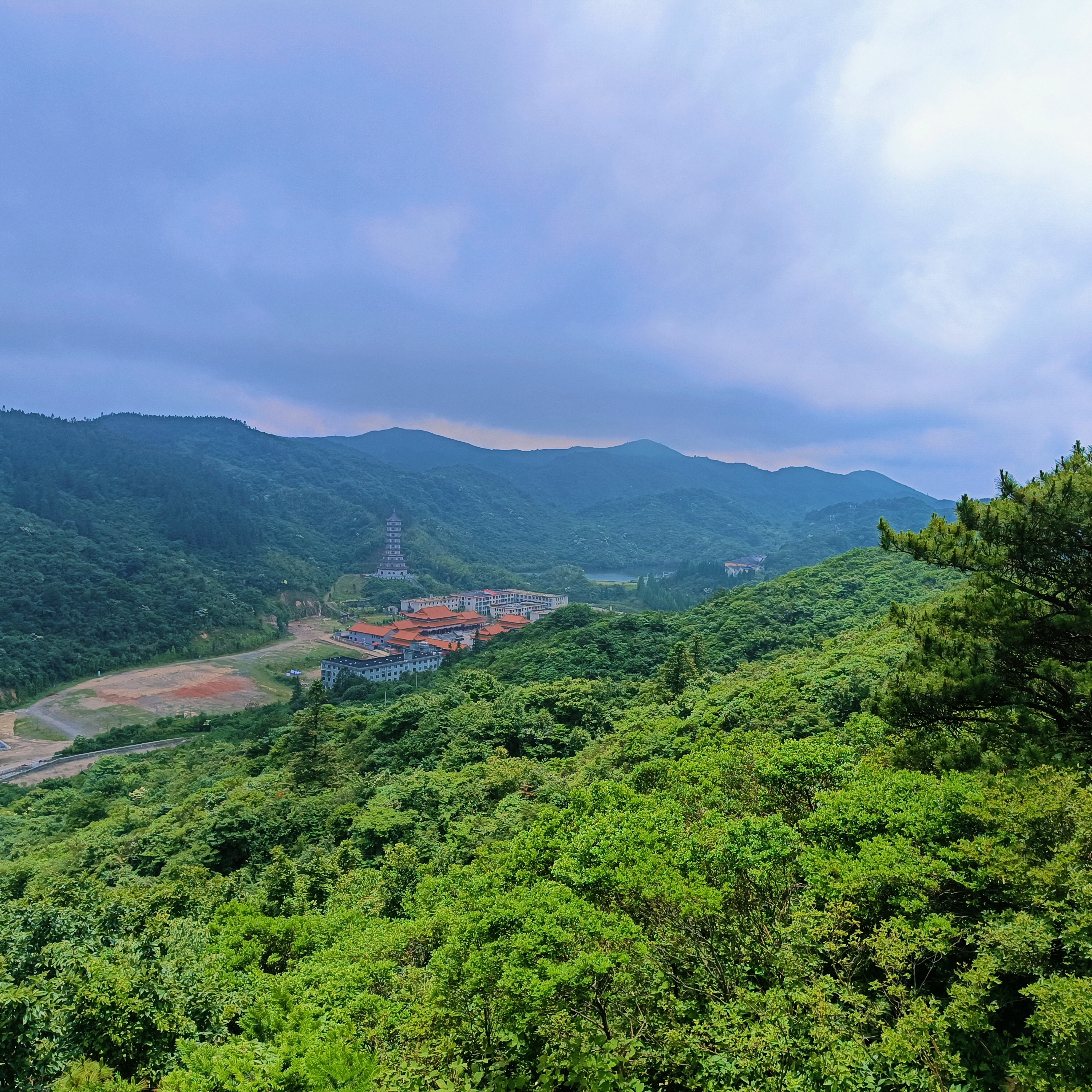 蝉鸣·空山静思休沐归隐双床房