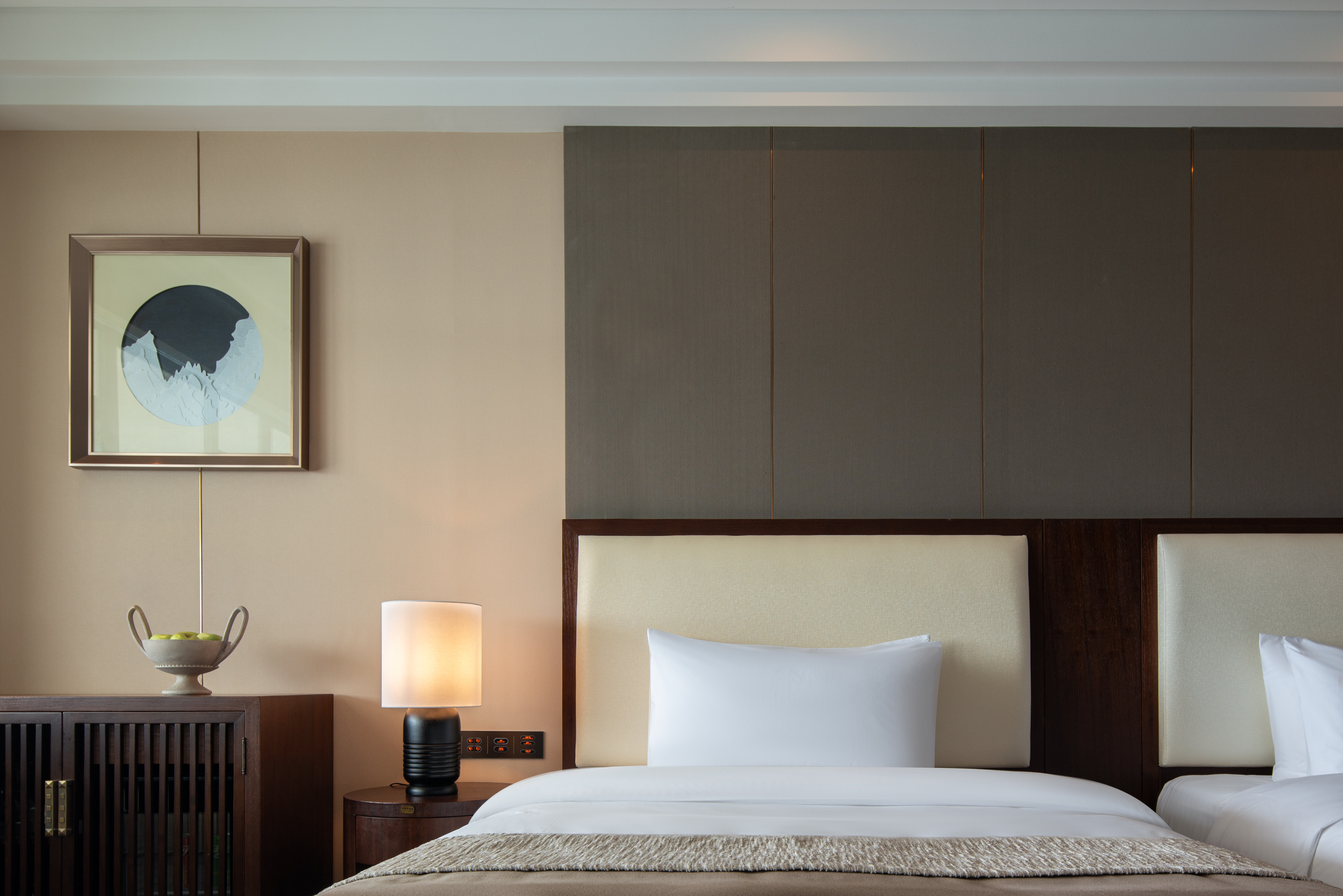 Guilin Exhibition International Hotel行政豪華雙床房丨靜享舒懶浴缸+獨立辦公桌+甜夢之床