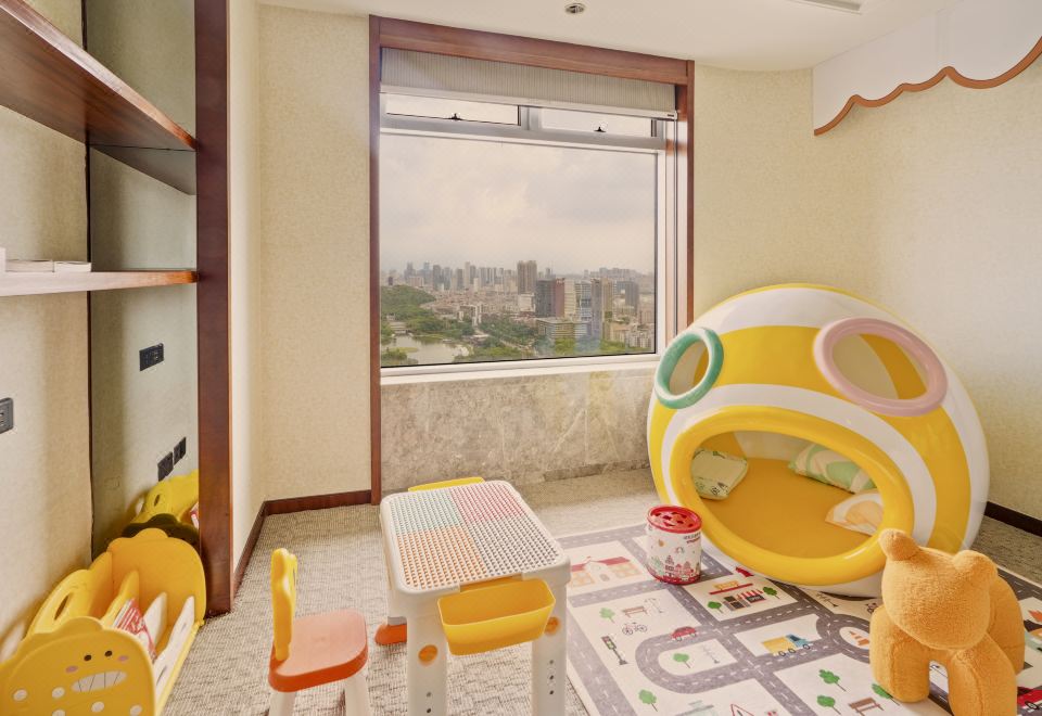 糖果飞屋豪华湖景大床房（乐高墙丨俏皮鱼嘴）