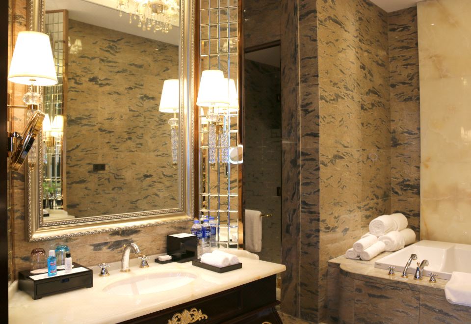 总统套房（超大会客厅+迷你厨房）