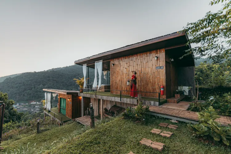 Double House With Airconditioning, Hill View