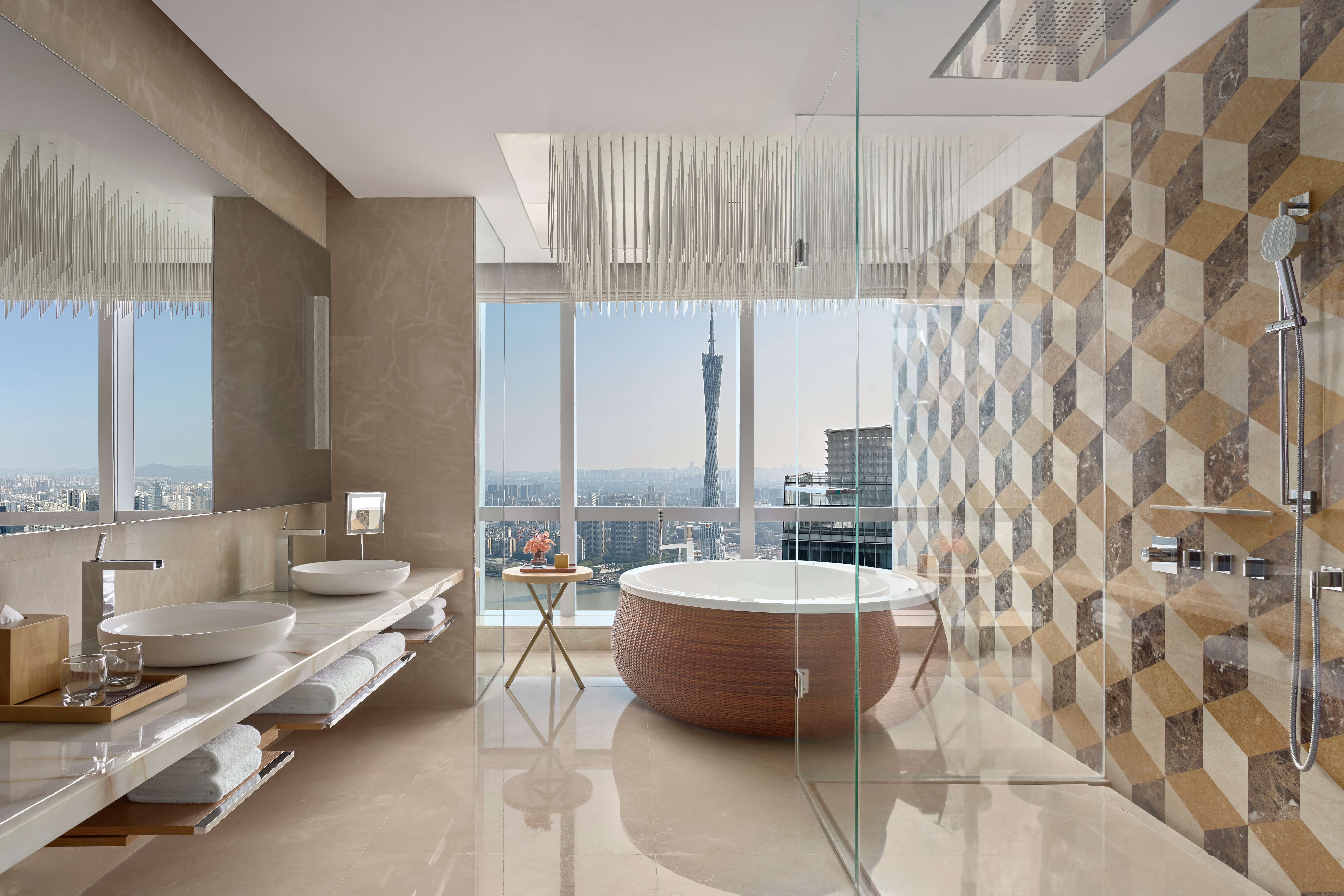 廣州塔景觀行政套房（特大床）