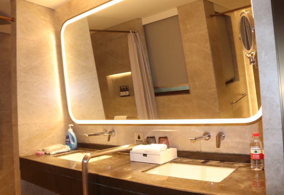 Wingate by Wyndham Hainan ChengmaiGuestroom (Double Bed)