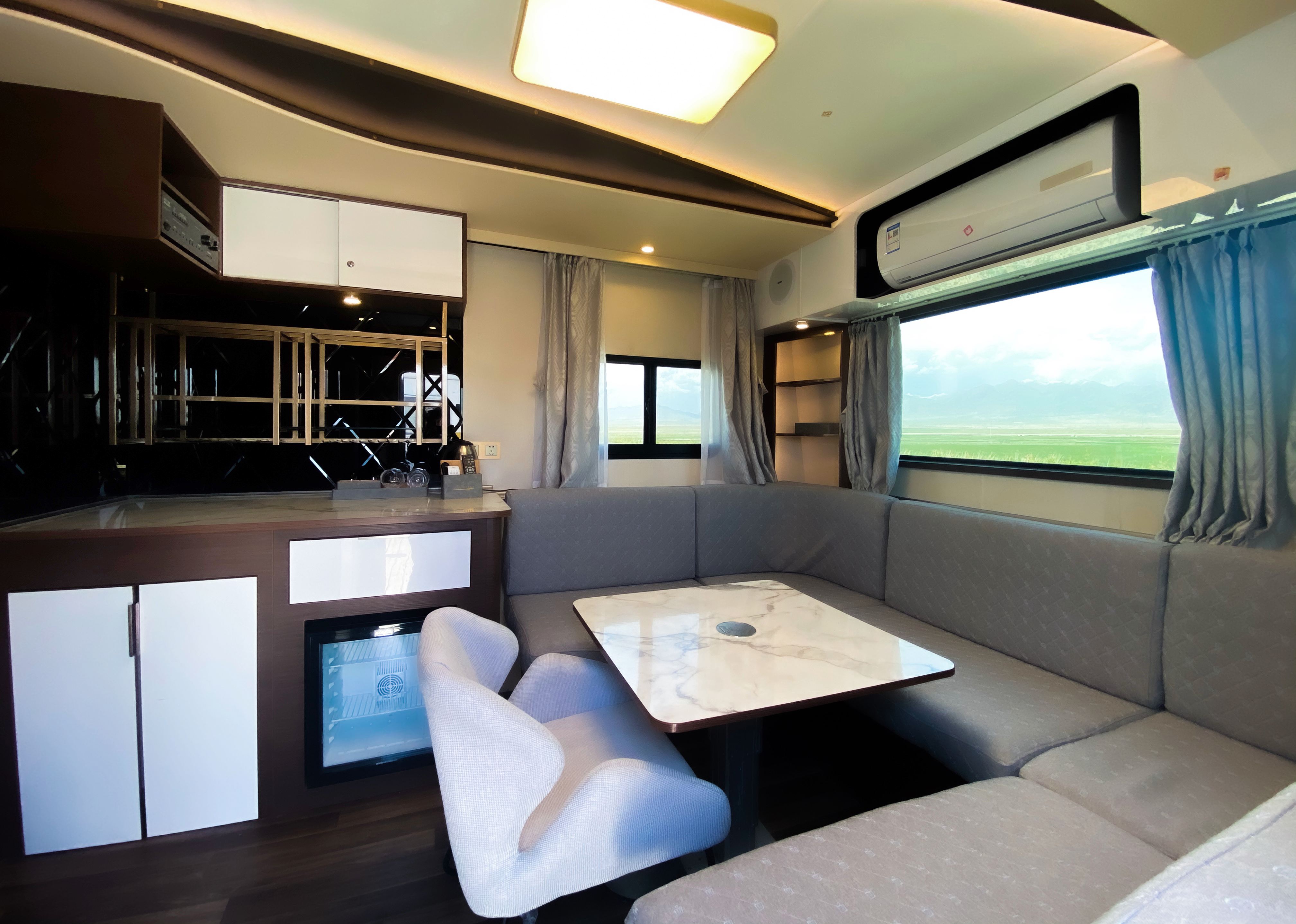 星空漫语|趣享家庭房车三人间-星空天幕