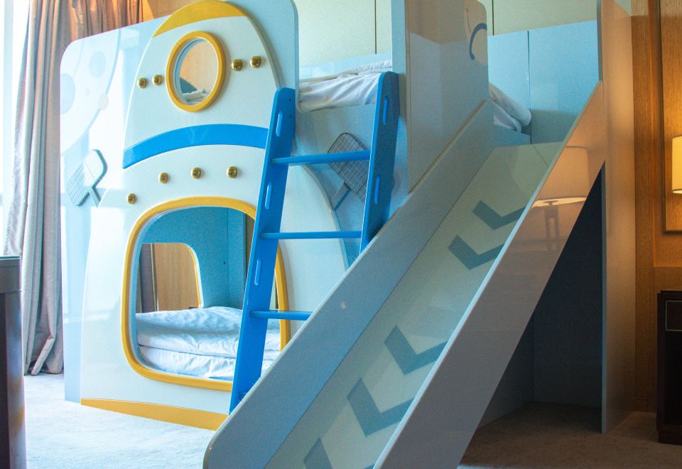 航天飞船亲子家庭主题房