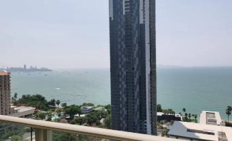 The Riviera Wongamat Apartment