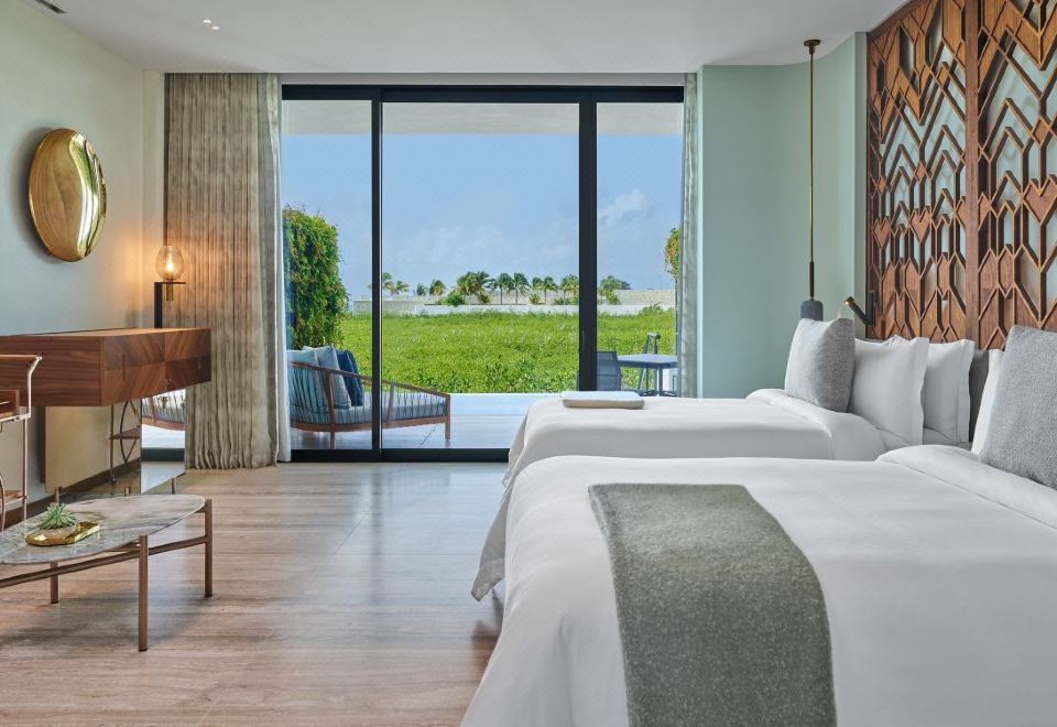 尊優華貴客房， 客房， 2 張大床， 海景， 水池， 露台