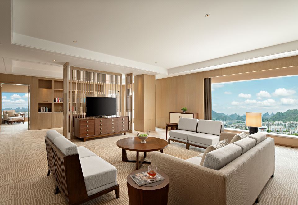 270°至尊景观套房丨客厅+书房+卧室+全景落地窗+衣帽间