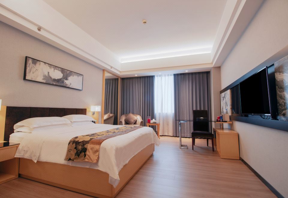 Standard Queen Room