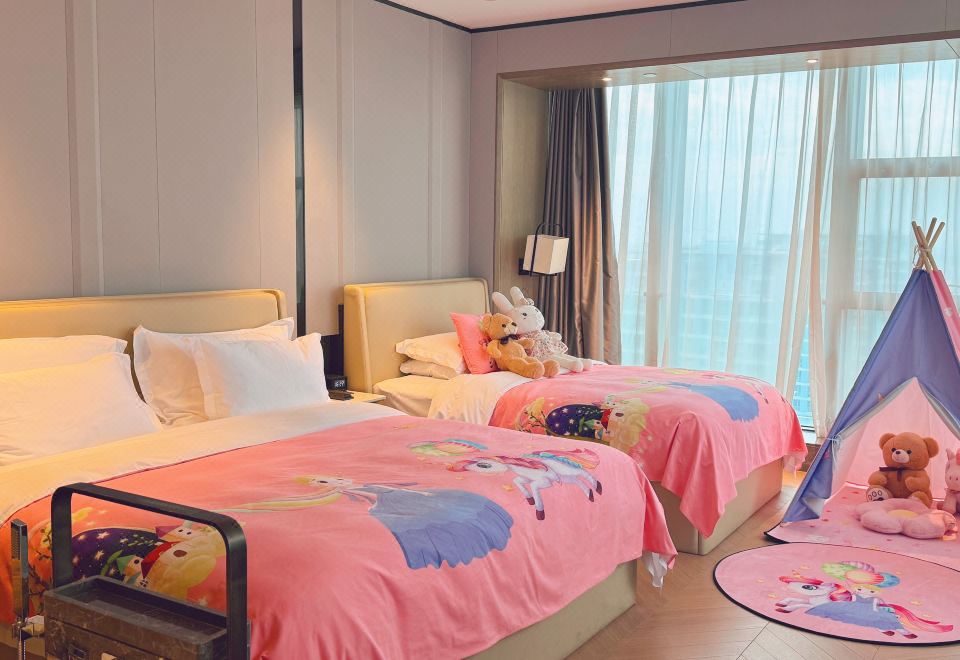 家庭双床房（智能客控+蓝牙音响+豪华浴缸+小童玩具）