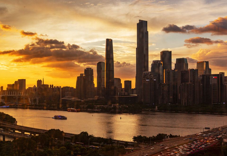 一房豪華行政套房（超長沙發+江景）