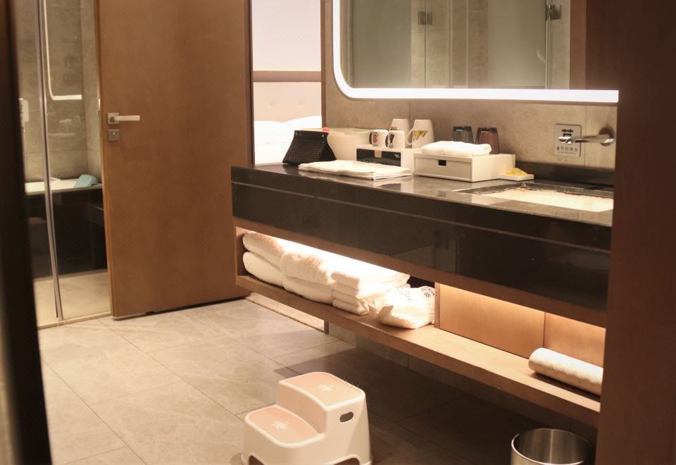 Wingate by Wyndham Hainan ChengmaiEgyptian Theme Deluxe Family Suite