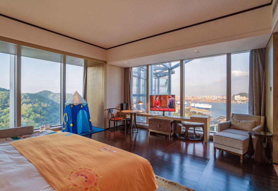 豪华房（超大床+海沧大桥景观+小童主题）