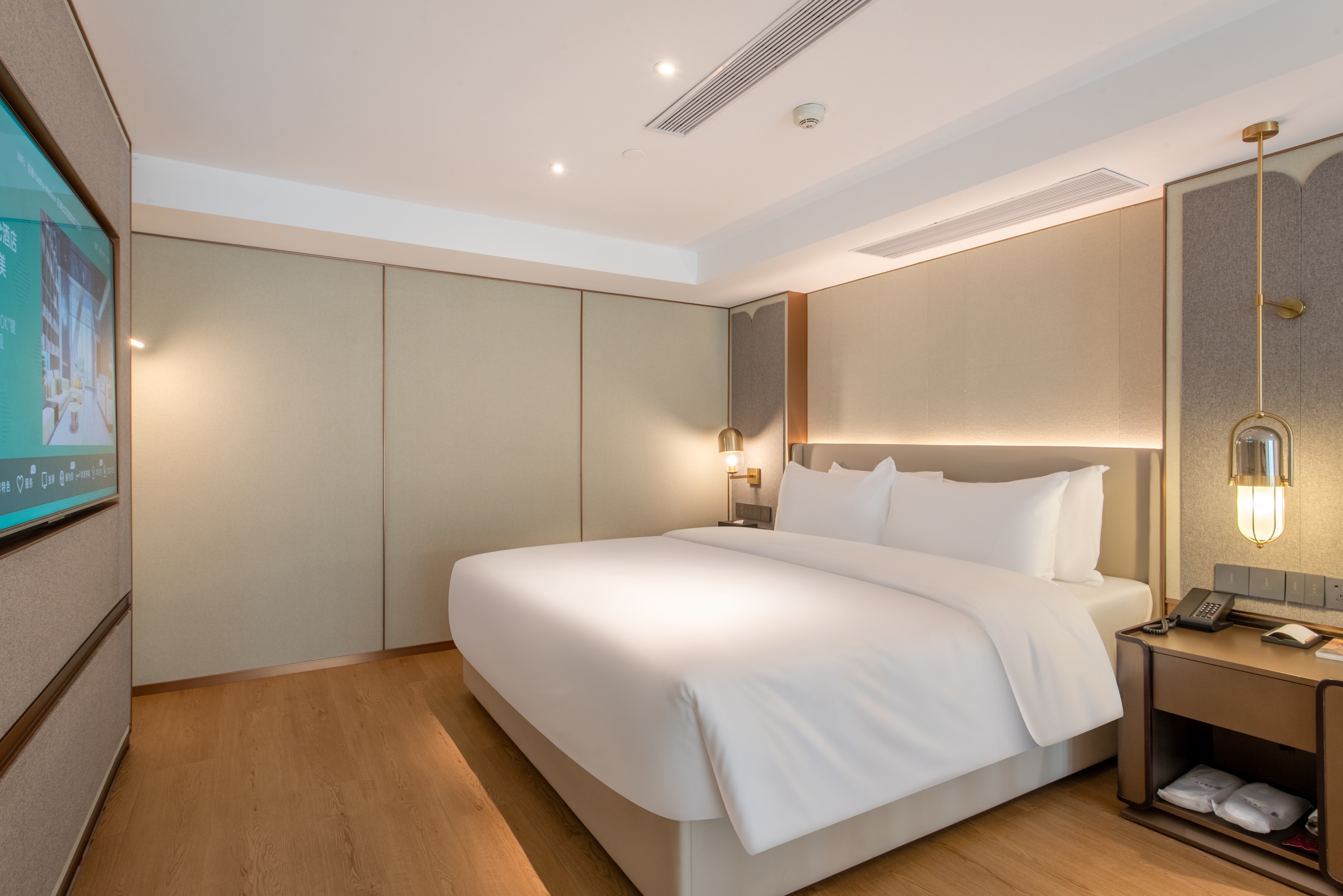 复式大床房（Loft大面积+单人沙发+智能投屏）