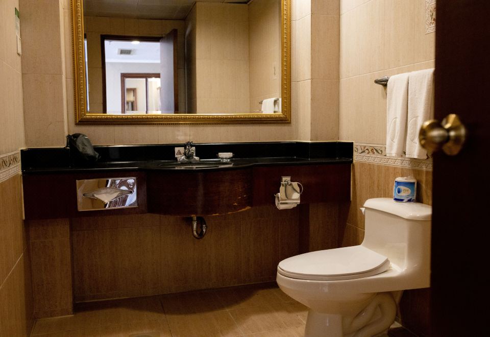 Qianmen Jianguo HotelStandard Family Suite