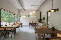 Hillside Courtyard Guesthouse