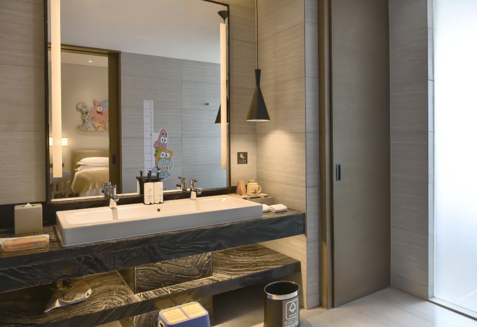 Pan Pacific TianjinPan Pacific Family Room - Mermaid Castle 'Baby Sweet Dreams' With Large Screen Projector