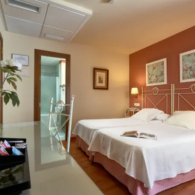 Hotel Murillo Hotels near Indias Archive Building