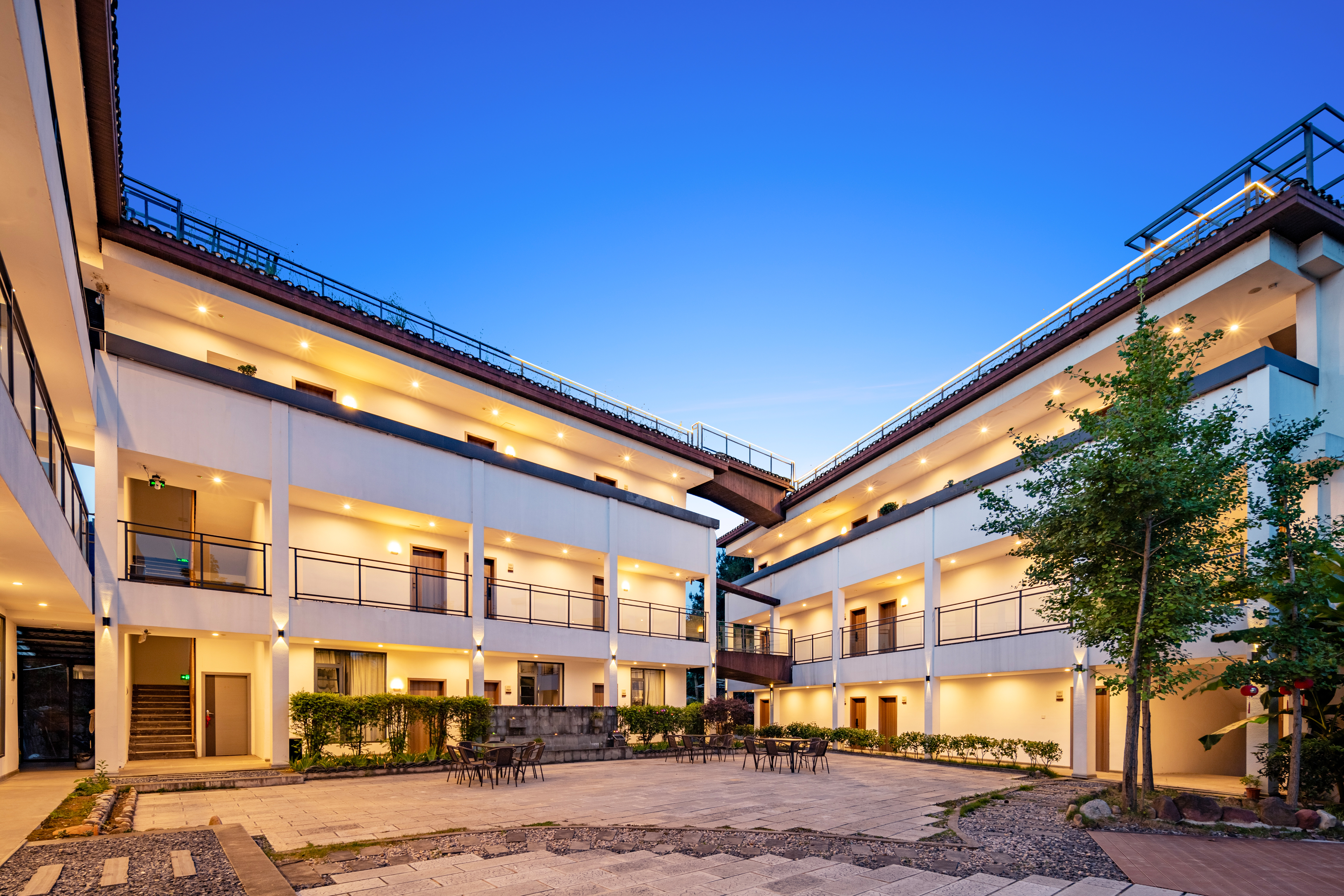 翠岭.春风.落地窗看日出山景全景大床房