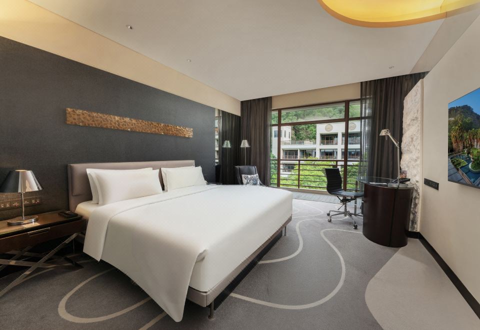 探索屿见时光阳台大床房