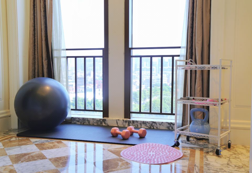 精英女士療愈房（療愈器材+卸粧品+親眠抱枕）