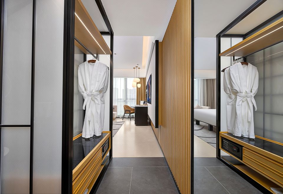 Ginco Hotel UrumqiExecutive Luxury Deluxe Room (Double Bed) (Bathtub)