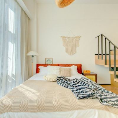 温馨loft影音大床房（4K投影&冰箱洗衣機&開放式廚房） 素可泰民宿（珠海拱北口岸店）優惠