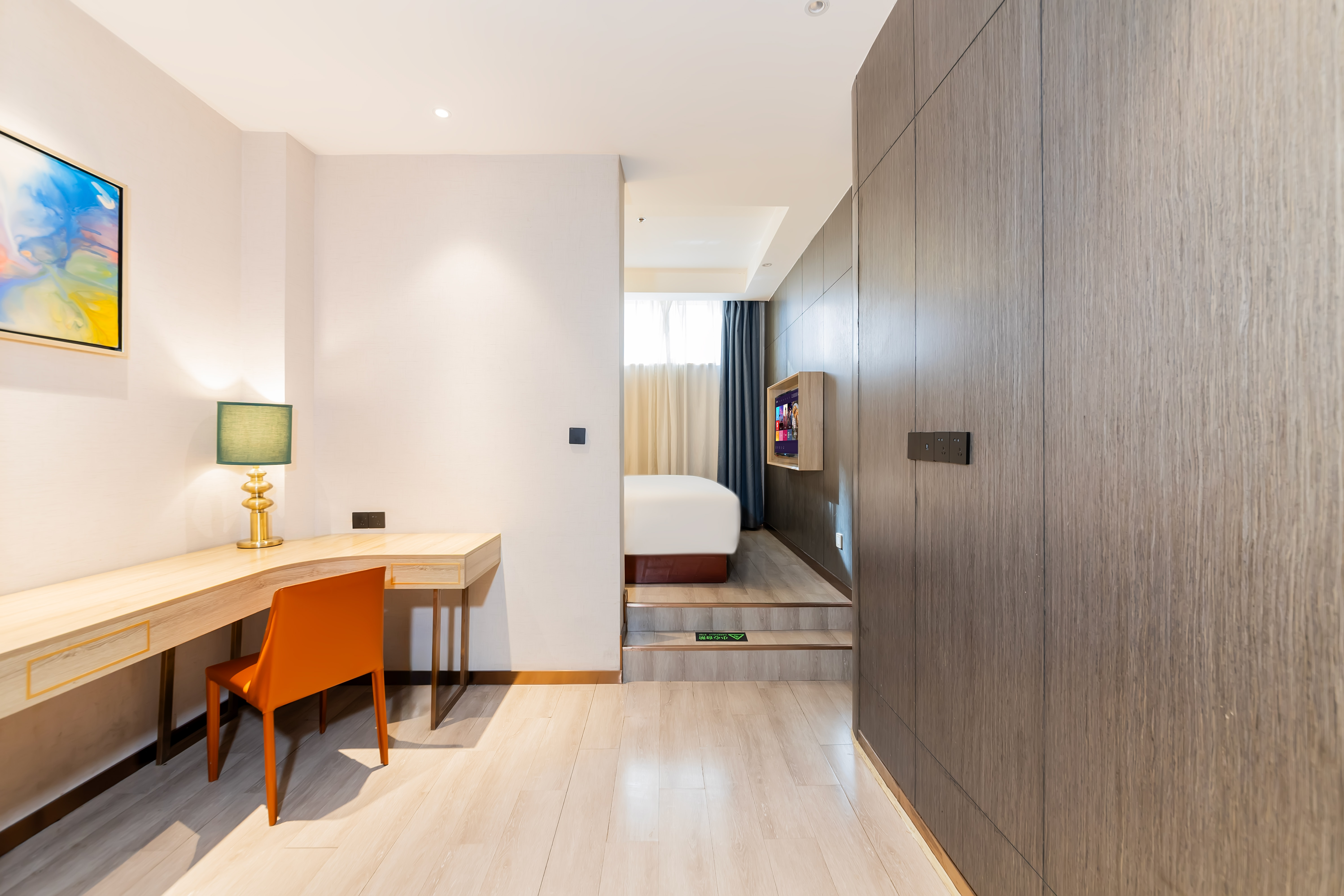 Starway Hotel (Xi'an North Railway Station, Fengcheng Fifth Road)轻奢舒雅大床房（舒适好眠+释压床垫+乾湿分离）