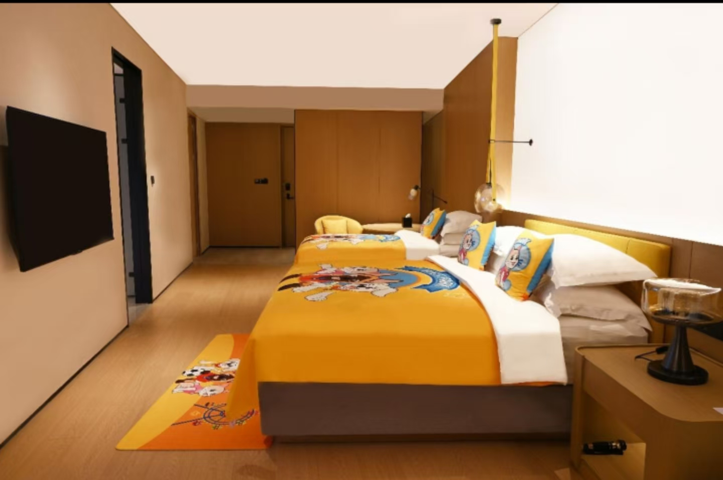 Family-friendly Family Room