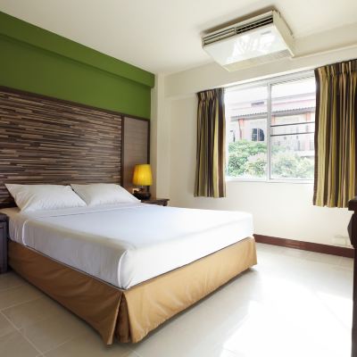 Deluxe Double Room Rambuttri Village Inn & Plaza（SHA Extra Plus） Promo Code