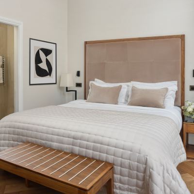 Lower Ground Deluxe Queen Room The Queens Gate Hotel London Promo Code