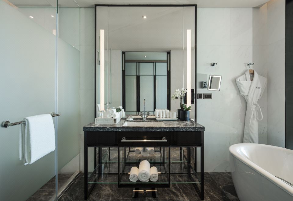 N3尊貴江景大床房