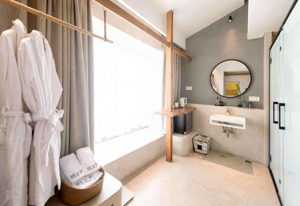 院景大床房（直觀山景）