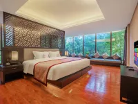 Cloud Hotel & Resort Hotels in Luopingxian