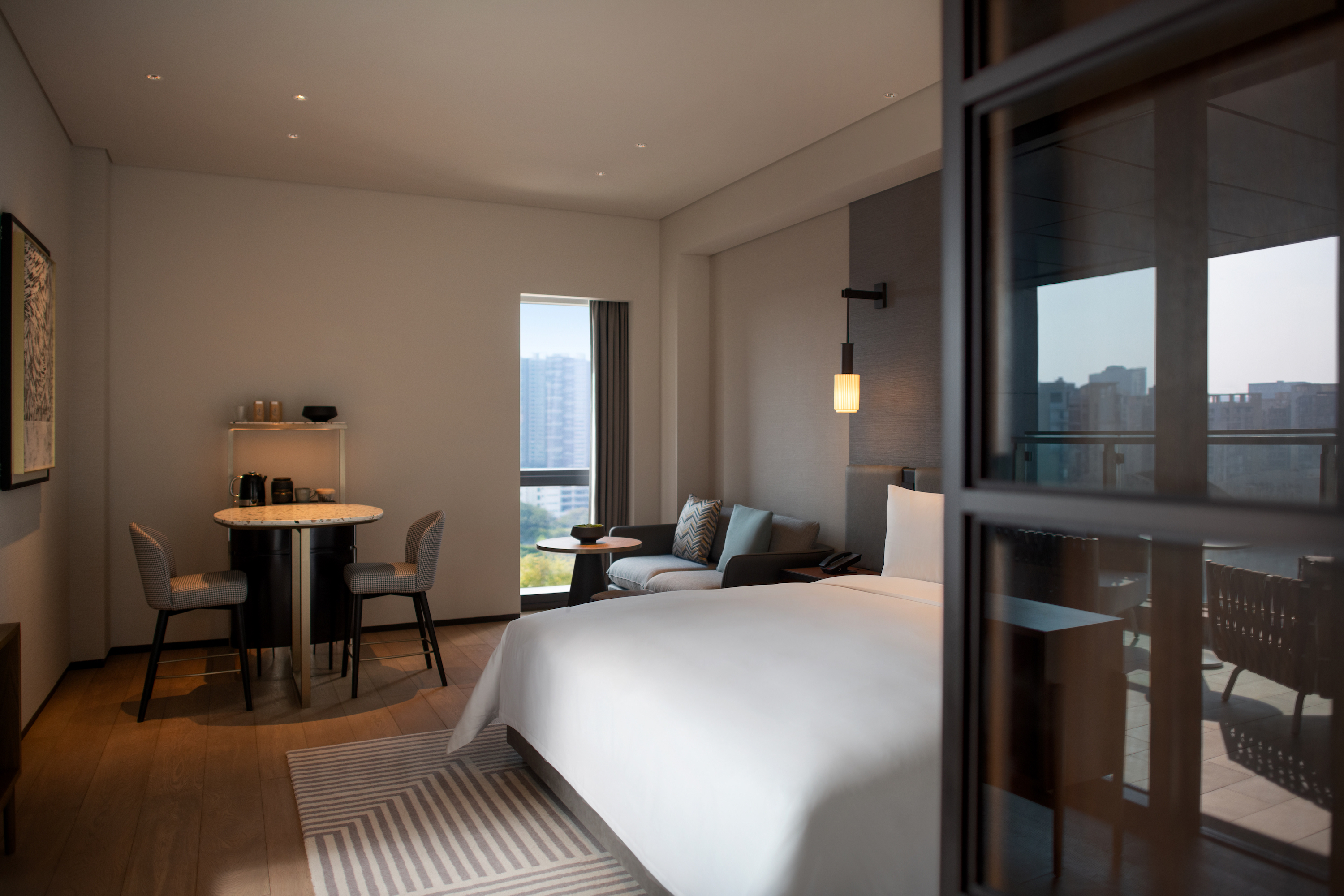 豪華庭院大床房（私享露臺+私享Coffee機+Minibar）