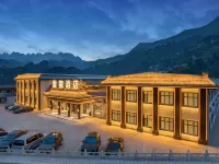 Yunlong Hotel
