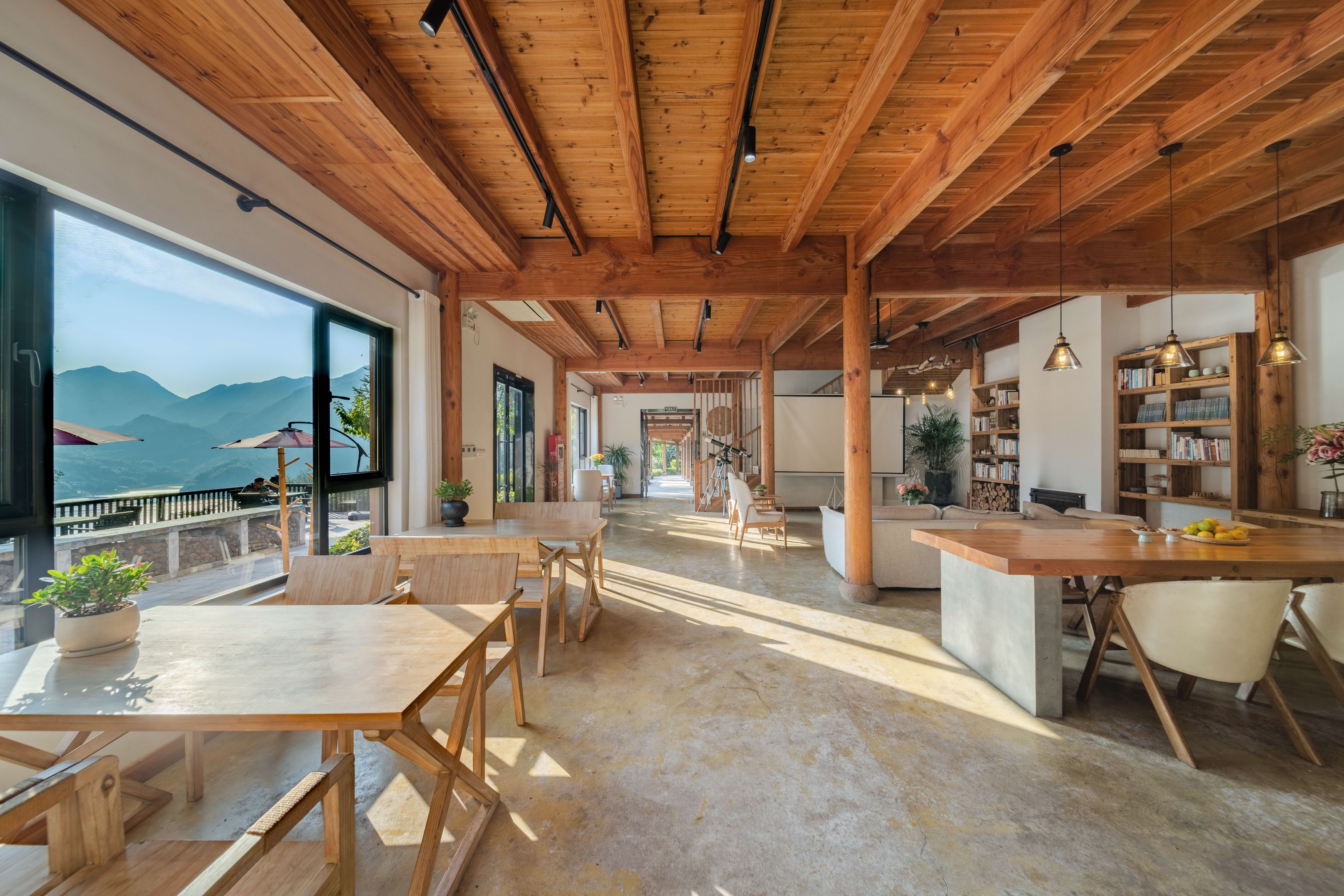 溪云里11房包栋|无边泳池|特色行廊|日光躺椅|休闲酒吧|阳光花园