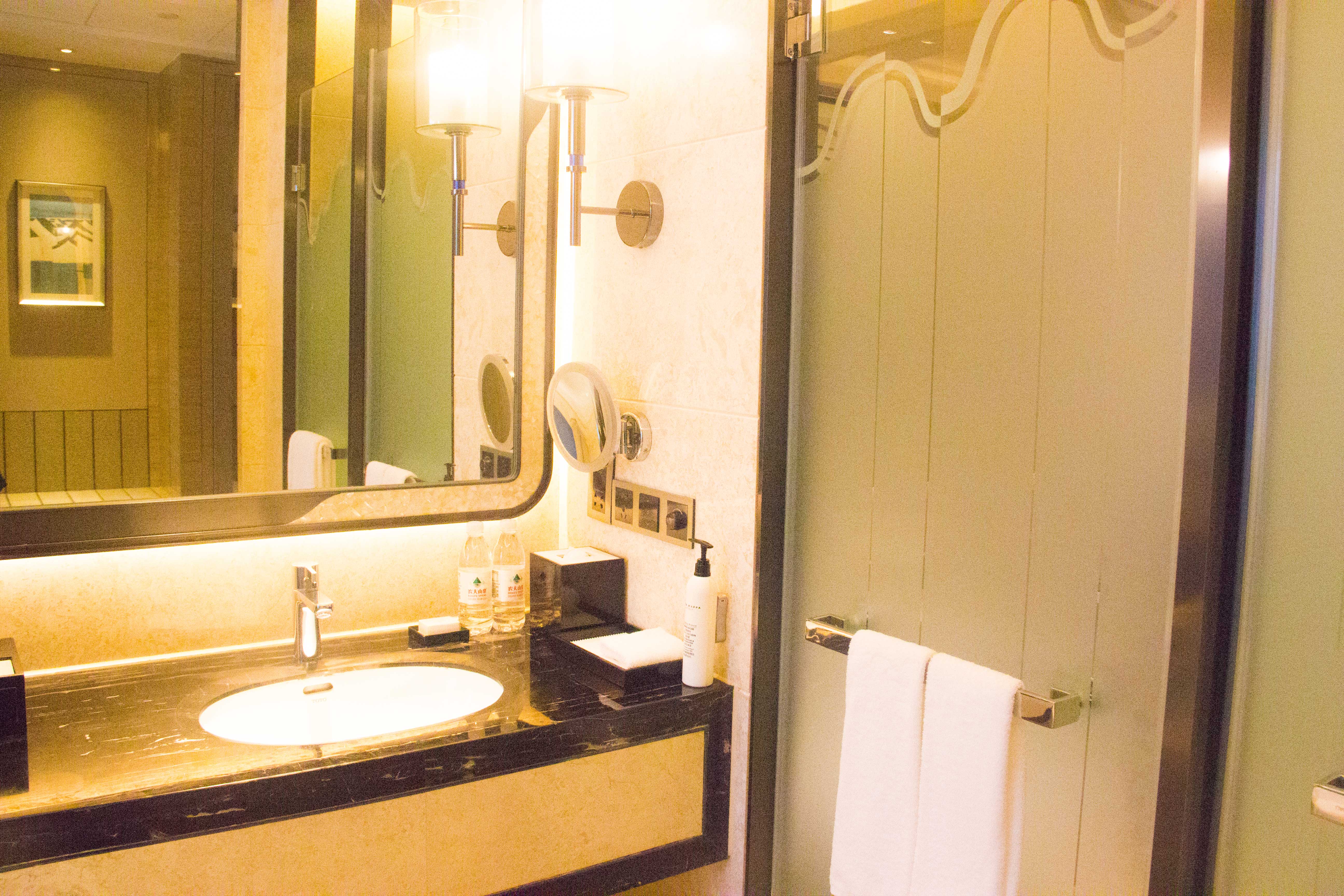 高级豪华大床房（全景落地窗+Acca Kappa洗护）