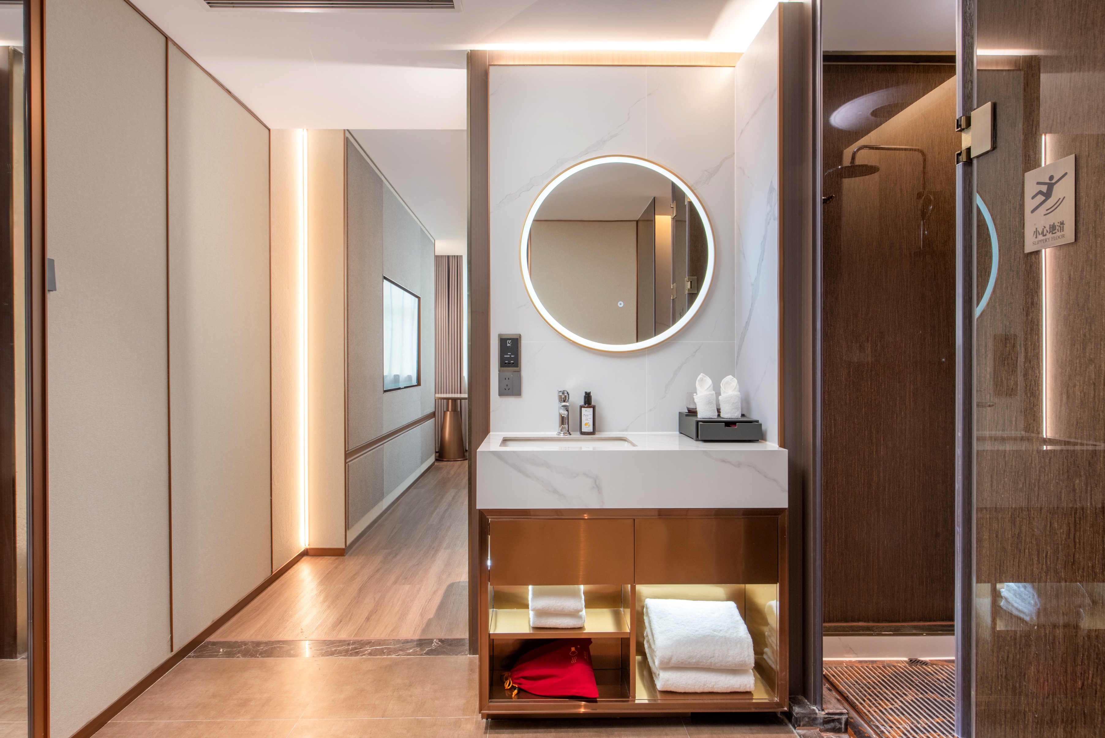 超级大床房（超宽大床+舒适睡眠+智能投屏）