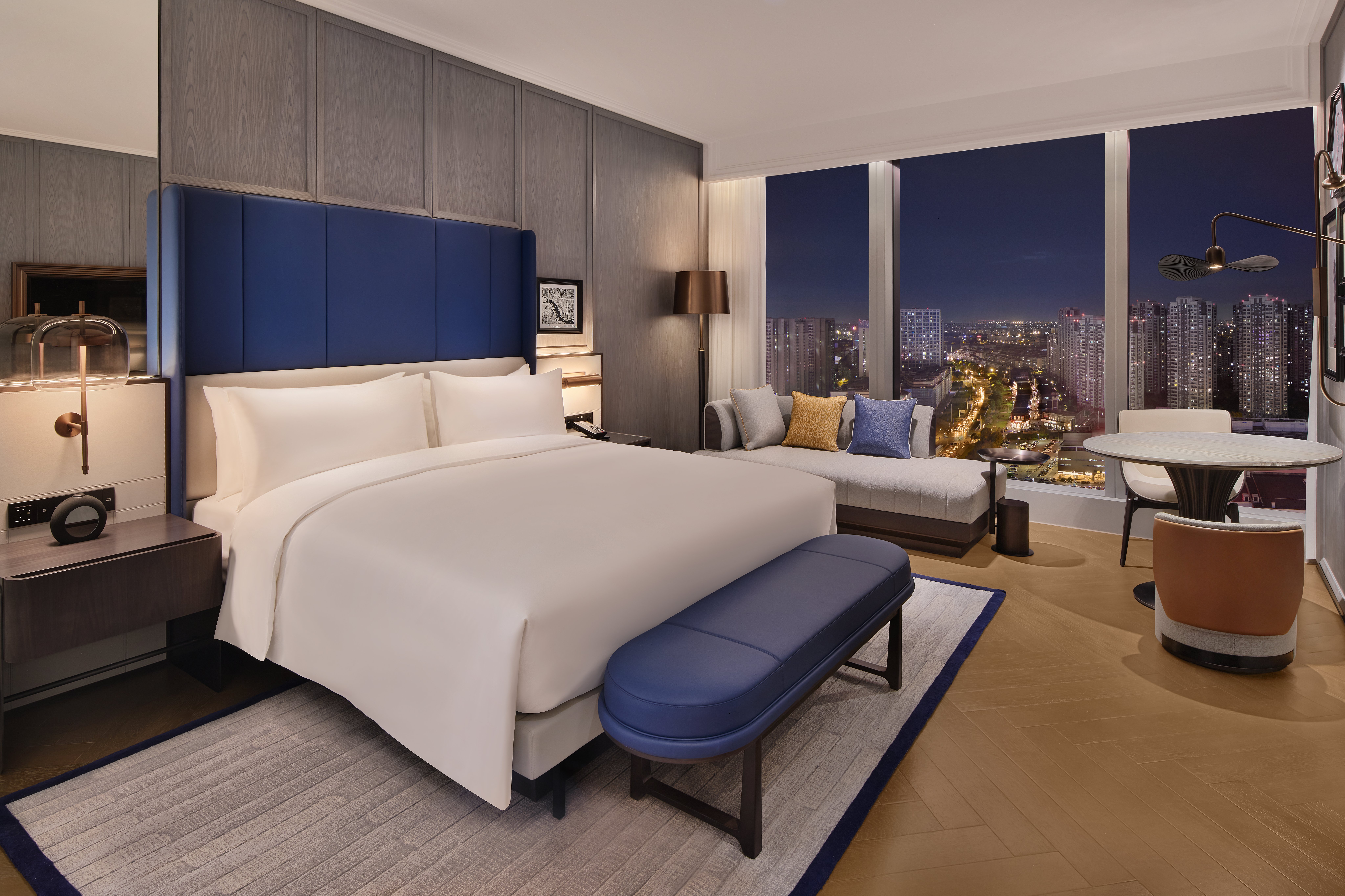 豪华城景大床房