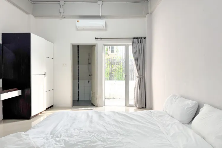 ห้องดีลักซ์ เตียงใหญ่ 1 เตียง