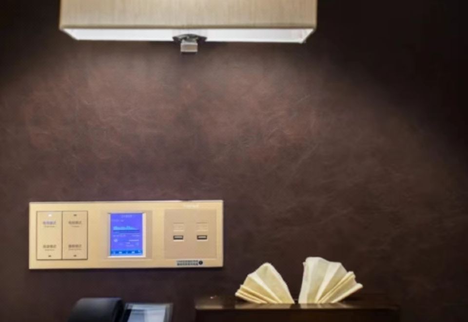 动人夜景双床房（窗外好景+空气清新+冷暖空调）