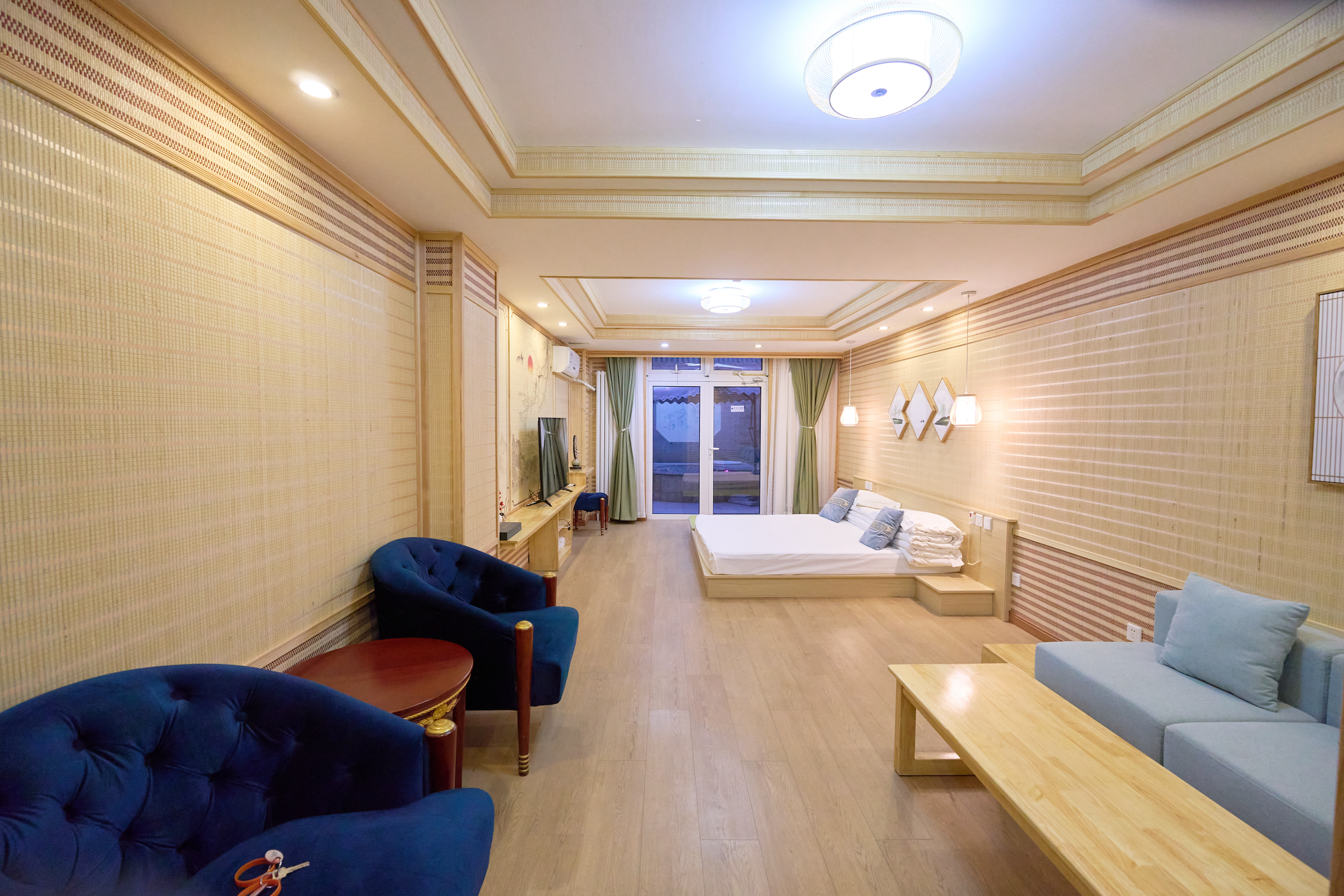 庭院私湯溫泉大床房（無窗）