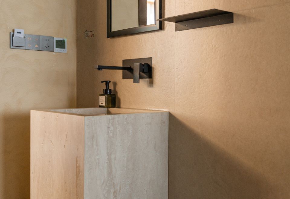 静谧大床房（高清影视.零压床垫.进口深睡枕.乾湿分离