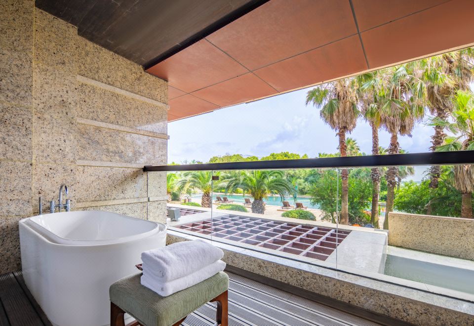 景观露台温泉家庭套房