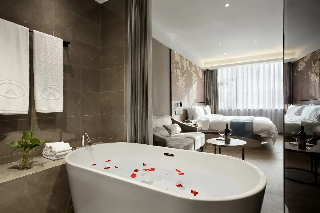 豪华双榻大床房（阳光大窗丨私享浴缸丨悠享体验）