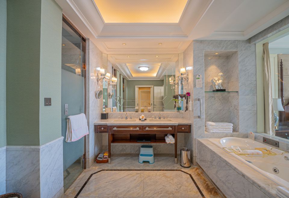 SeaView Garden Hotel QingdaoFamily Friendly Themed Suite - Sea-View