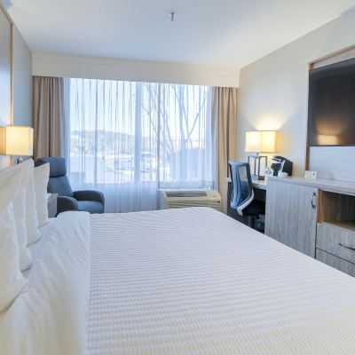 Accessible Queen With Roll-in Shower The Ramsey Promo Code