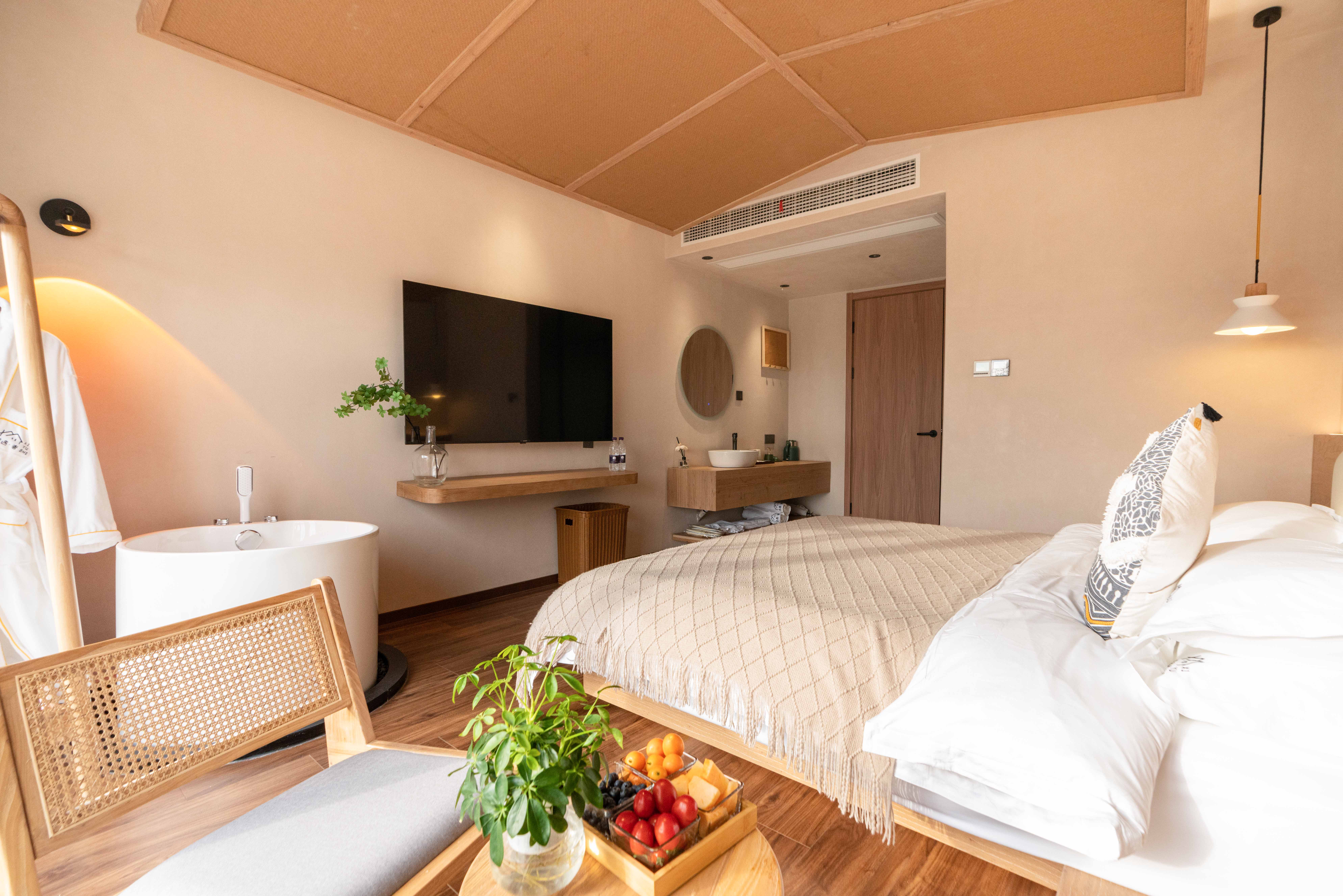 玄竹观景浴缸地暖大床房