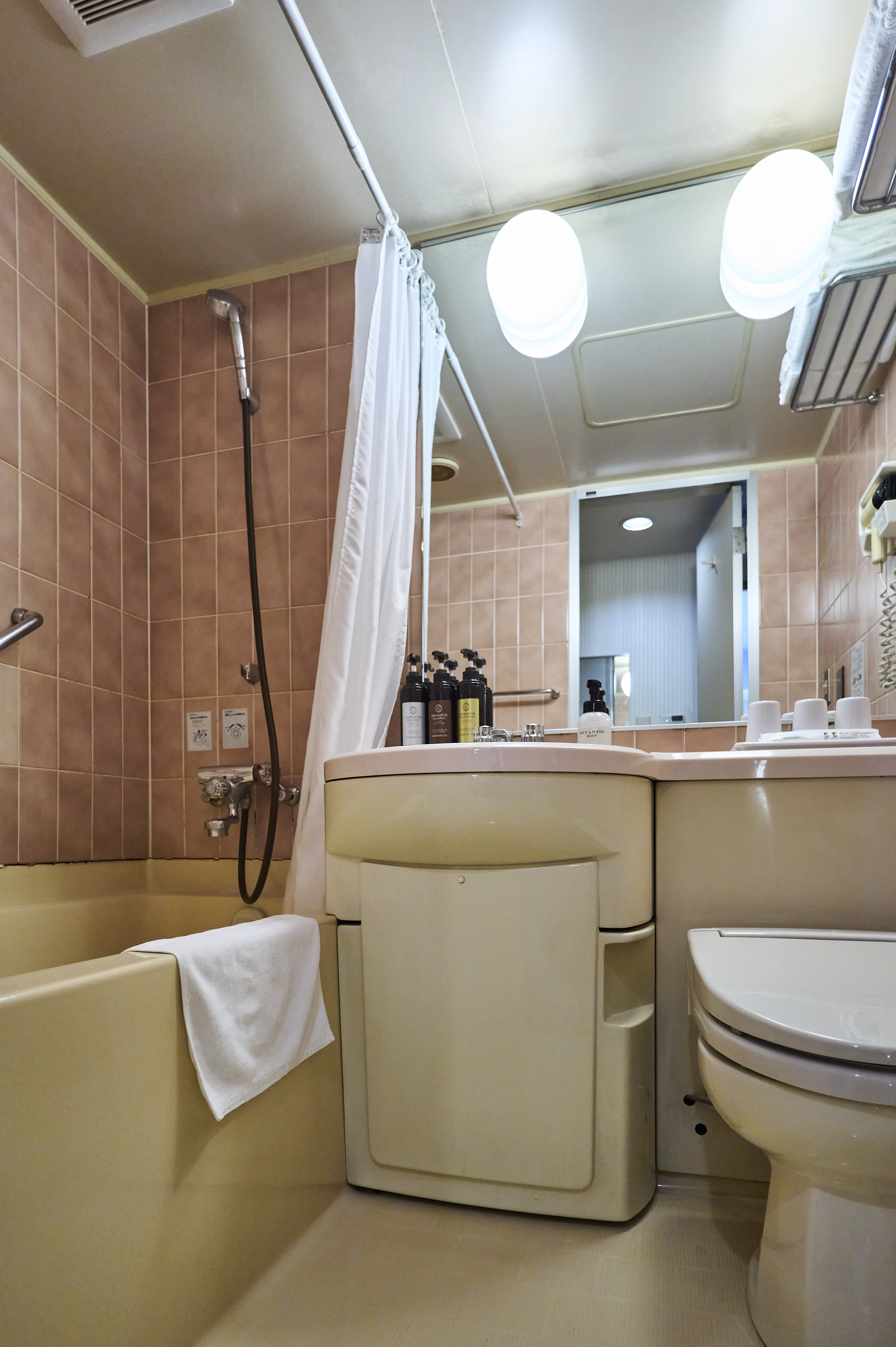 标准三人房-可吸烟